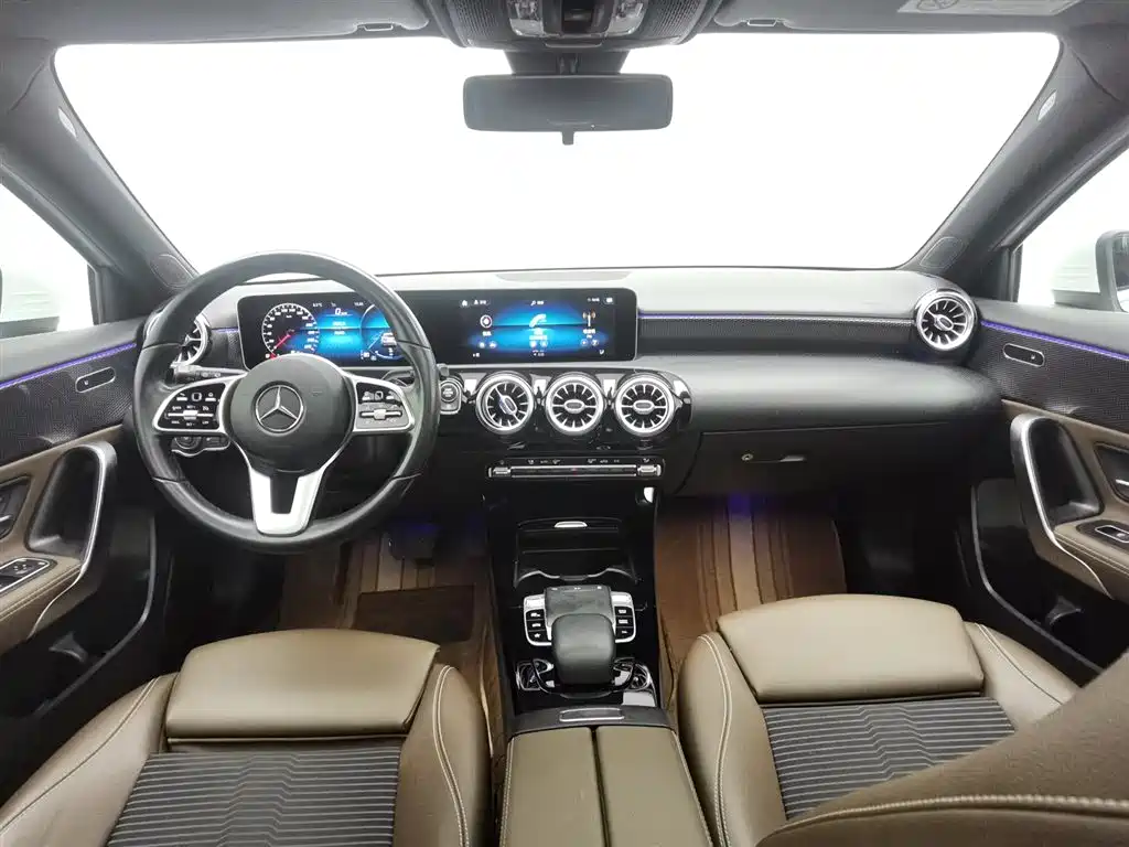 Mercedes-Benz A-Class (Import) 2019 A 200 Dynamic Version фото 5
