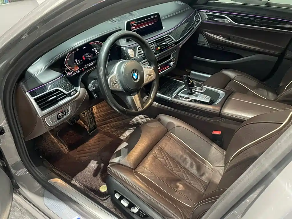 BMW 7-SERIES