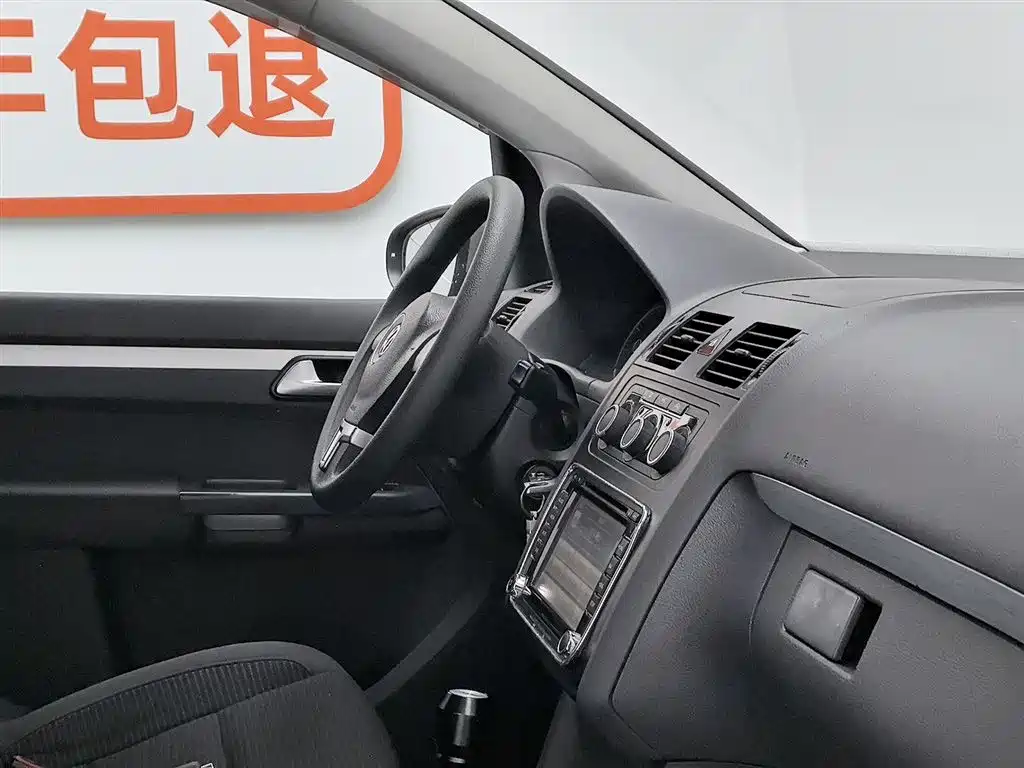 Volkswagen Touran 2015 1.4T Manual Trend Edition 5-seater фото 22