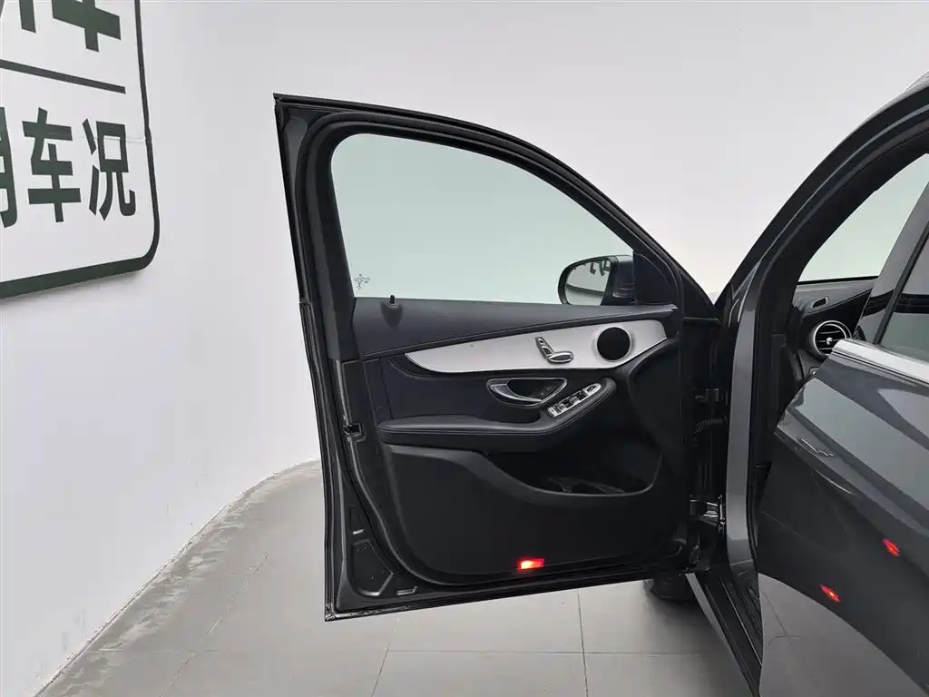 Mercedes-Benz GLC 2016 GLC 200 4MATIC фото 8