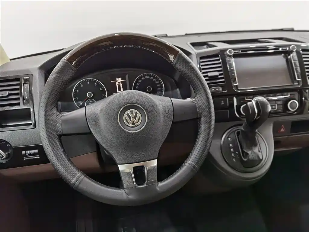Volkswagen Caravelle 2015 2.0TSI 4WD Comfort фото 11