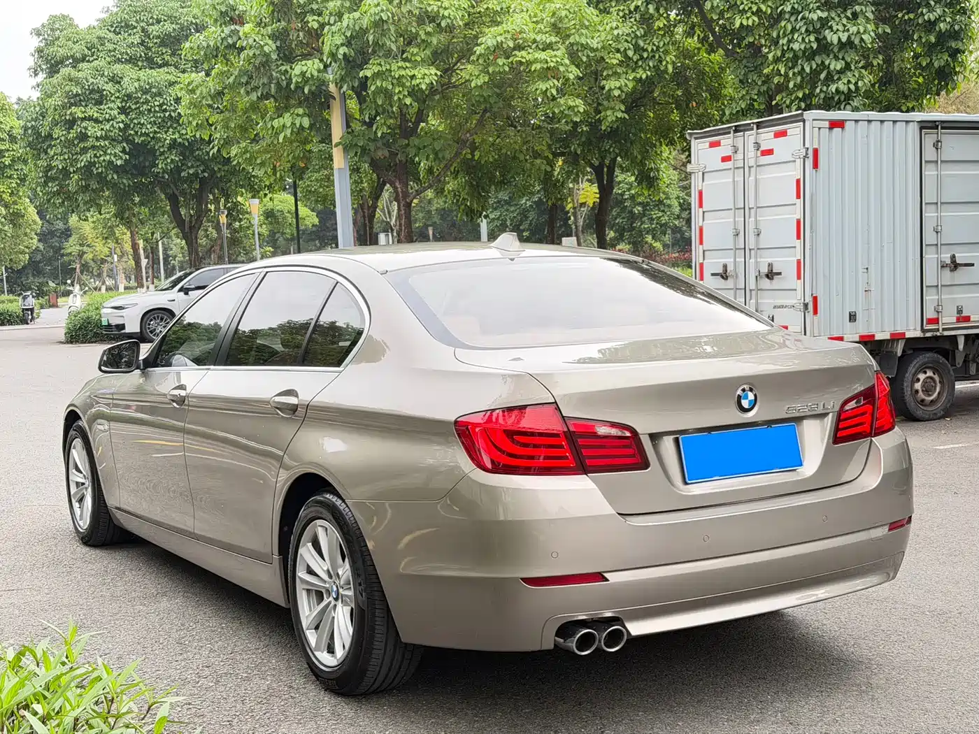 BMW 5 Series 2011 523Li Luxury фото 5