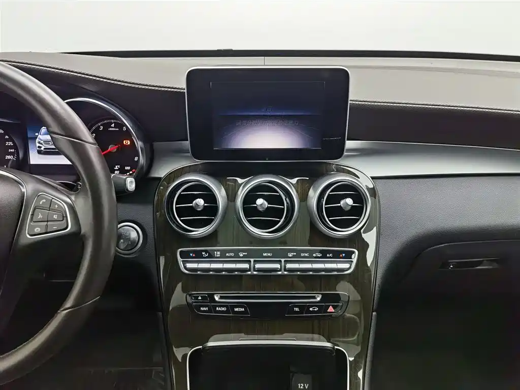 Mercedes-Benz GLC 2019 GLC 260 4MATIC Luxury фото 12