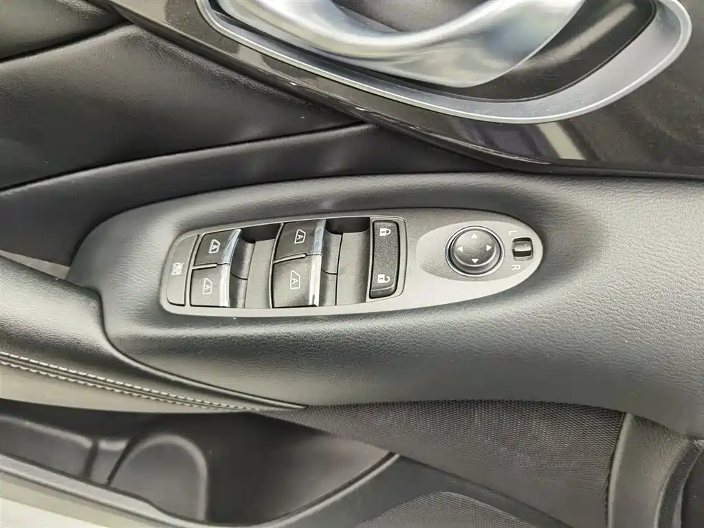 Infiniti Q50L 2016 Model 2.0T Comfort Edition фото 9