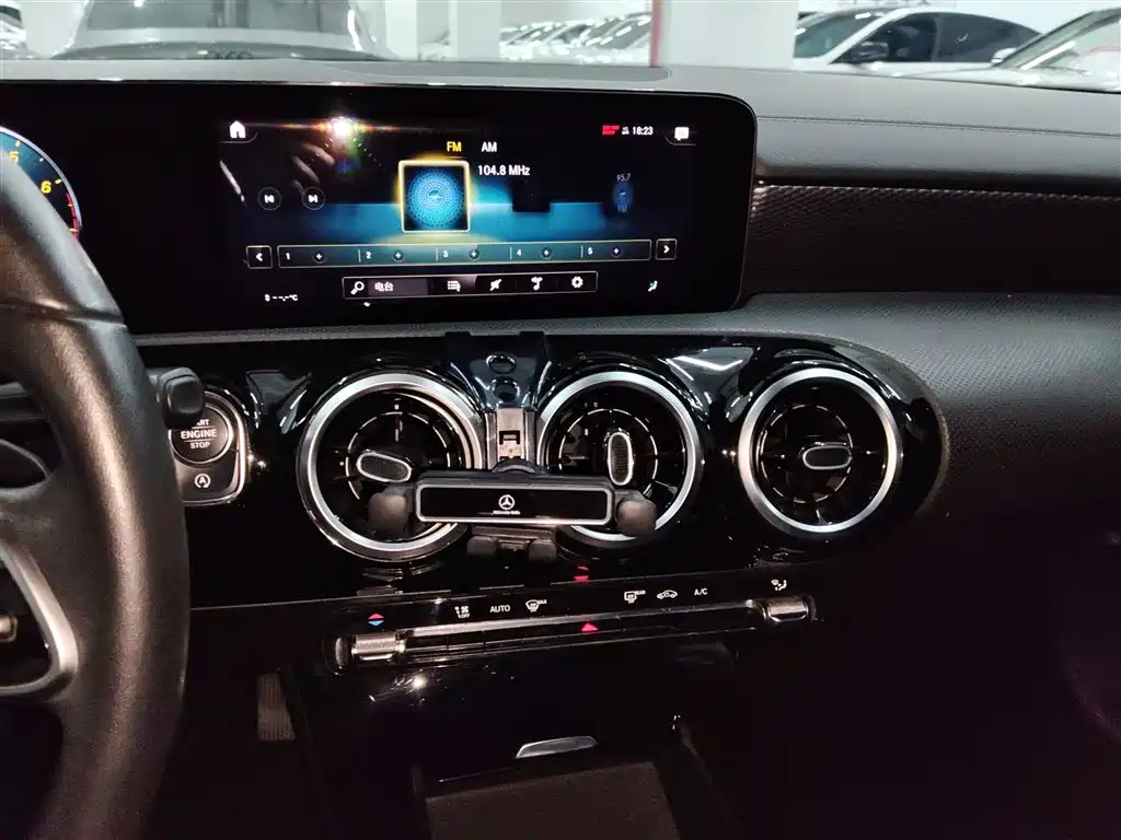 Mercedes-Benz A-Class 2021 A 200 L Sport Sedan Dynamic Type фото 9