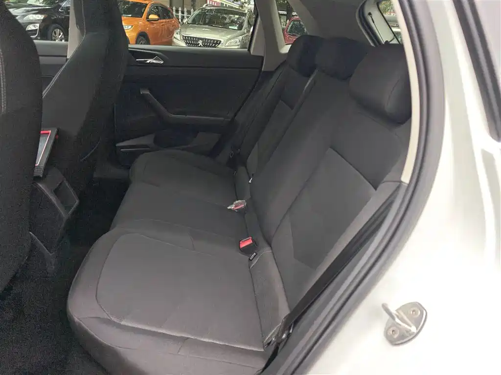 Volkswagen Polo 2019 Plus 1.5L Automatic Panorama Enjoyment Edition фото 14