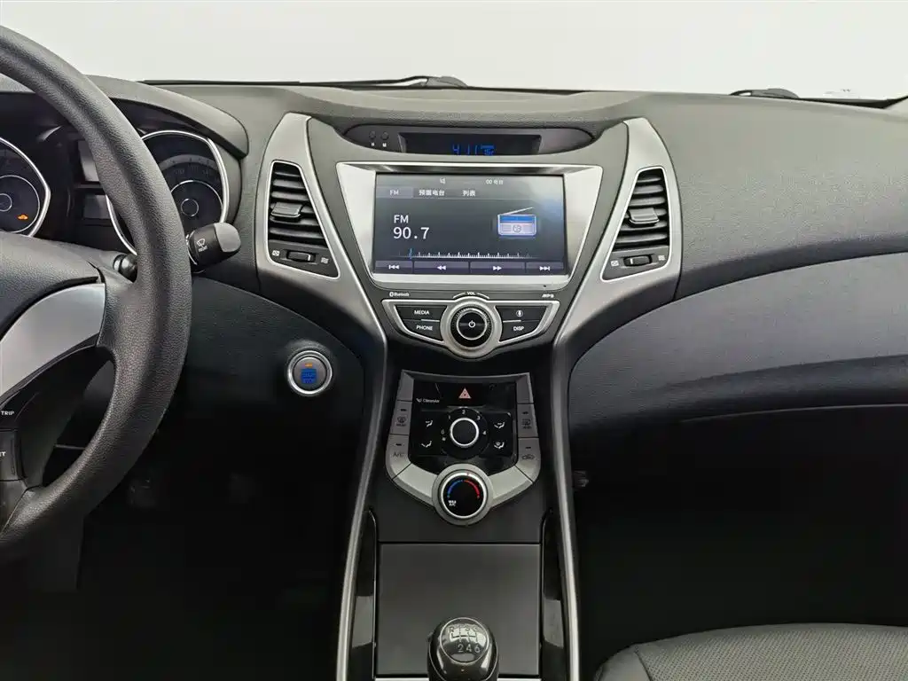 Hyundai Langdong 2016 1.6L Manual Premium Edition фото 12