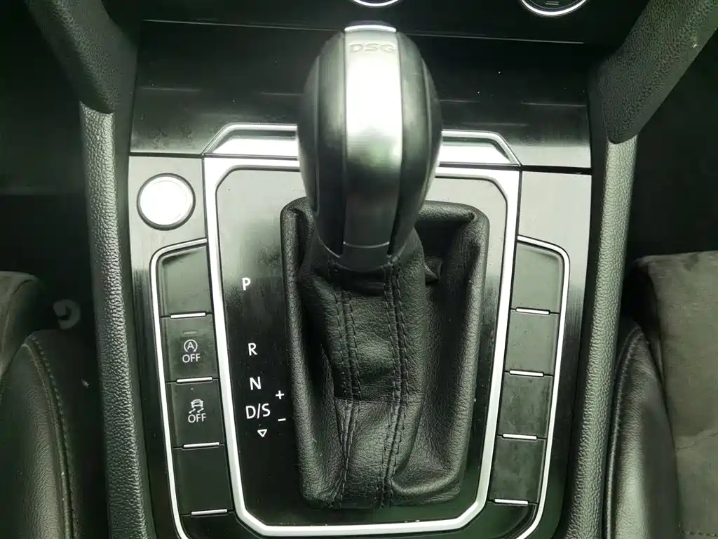 Volkswagen Magotan 2018 380TSI DSG Luxury фото 13