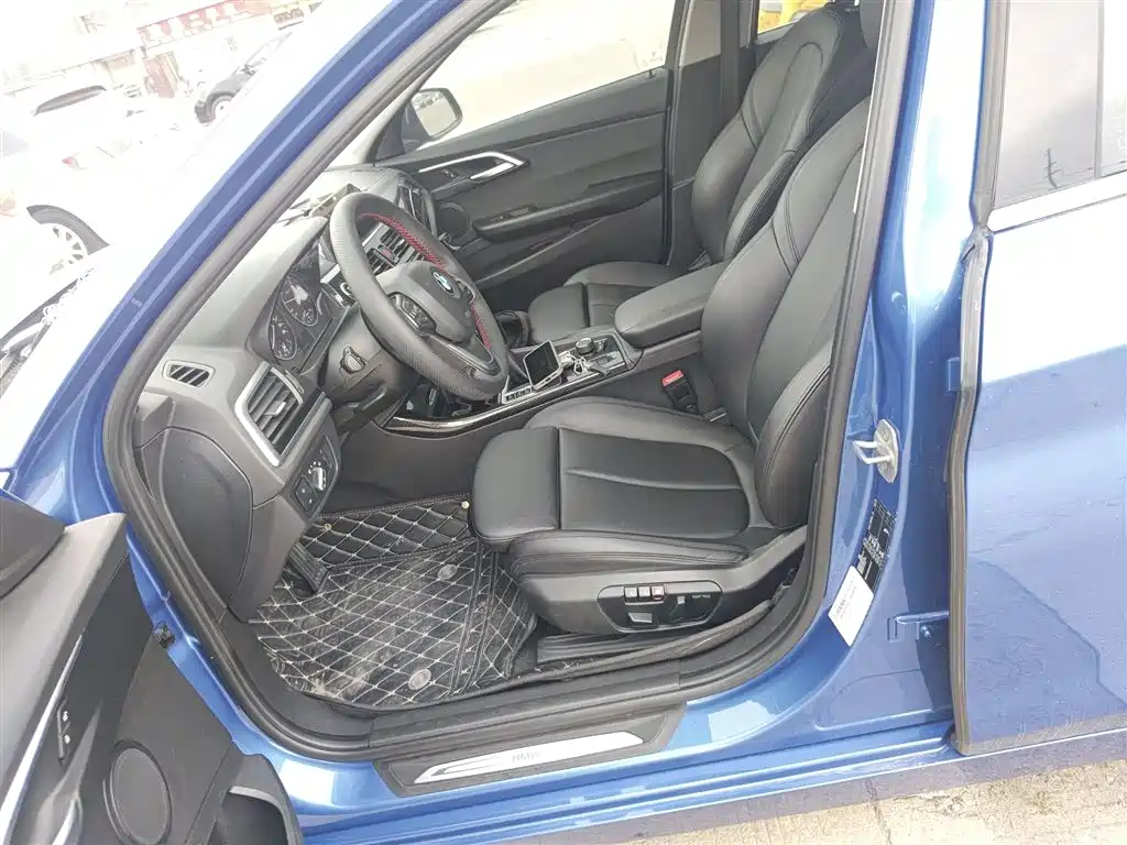BMW 1 Series 2017 118i Sport фото 11