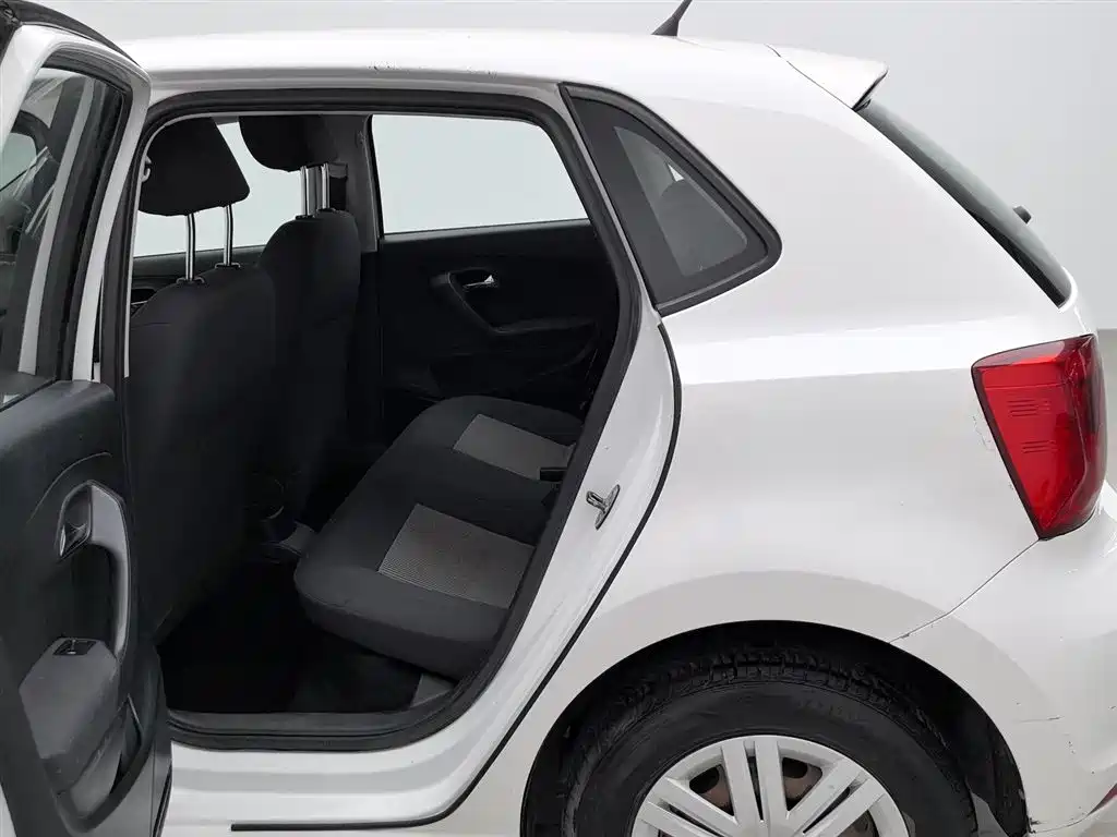 Volkswagen Polo 2016 1.4L Manual Trend фото 15