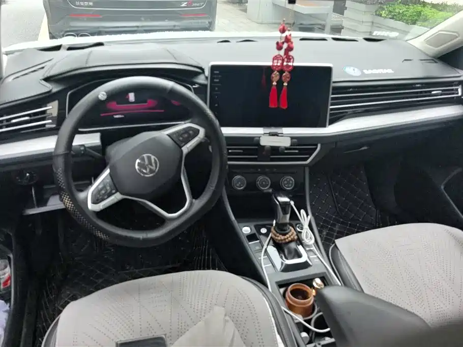 Volkswagen Sagitar 2025 Model Second Facelift 300TSI DSG Transcend Edition фото 12