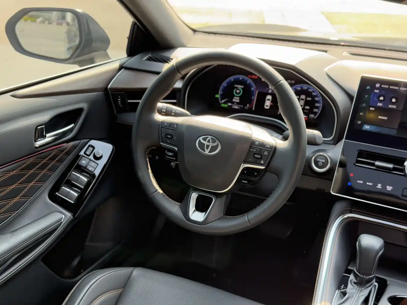 Toyota Avalon 2024 Model Hybrid 2.5L XLE Prestige Edition фото 10