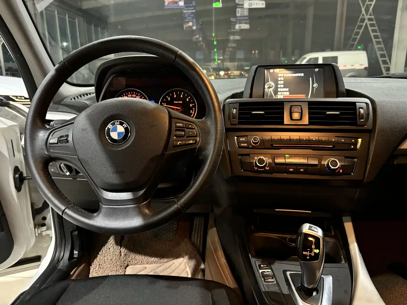BMW 1 Series (Import) 2013 Facelift 116i Leading Model фото 7