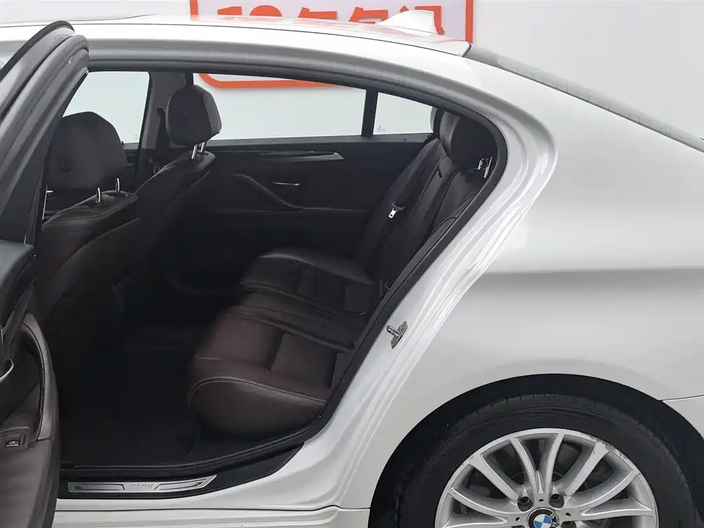 BMW 5 Series 2014 525Li Luxury Design Package фото 15