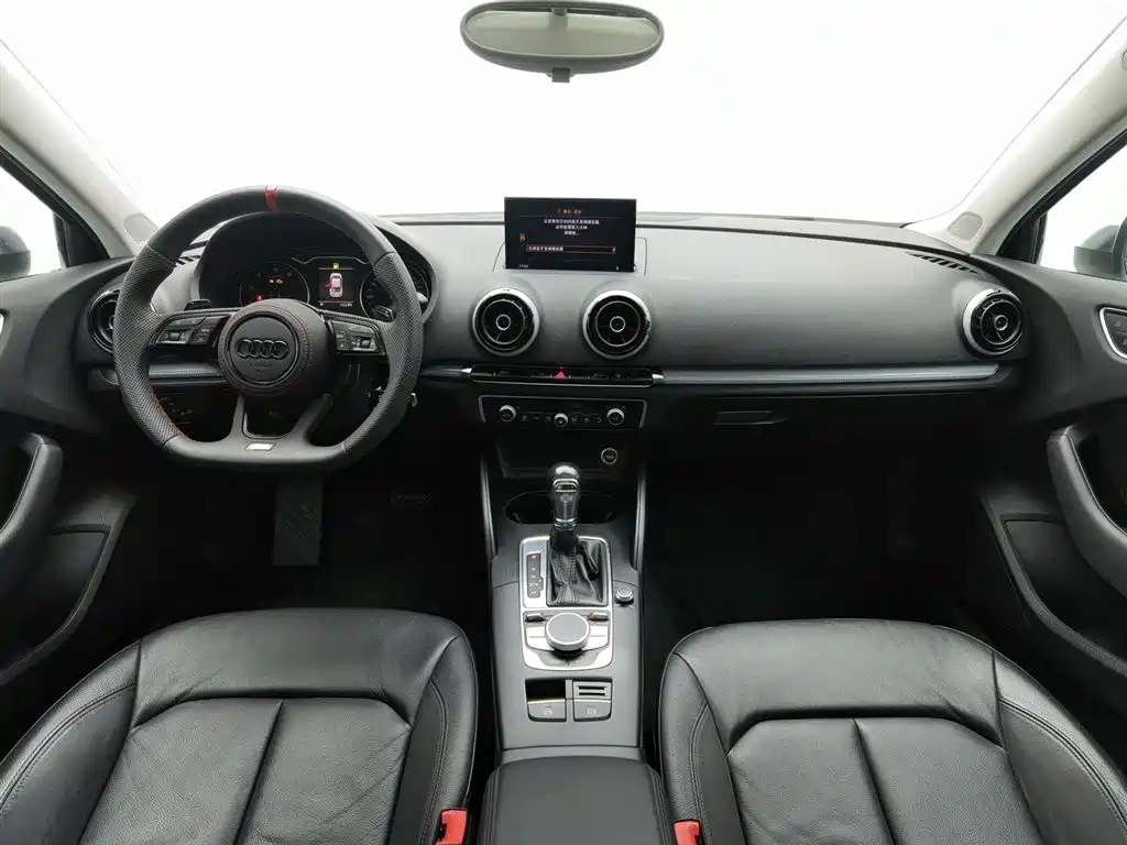 Audi A3 (Import) 2015 Limousine 45 TFSI S line Luxury фото 5