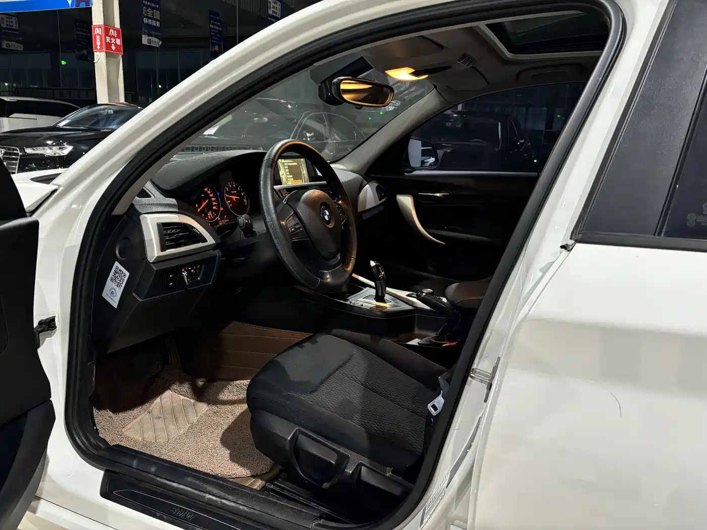 BMW 1 Series (Import) 2013 Facelift 116i Leading Model фото 5