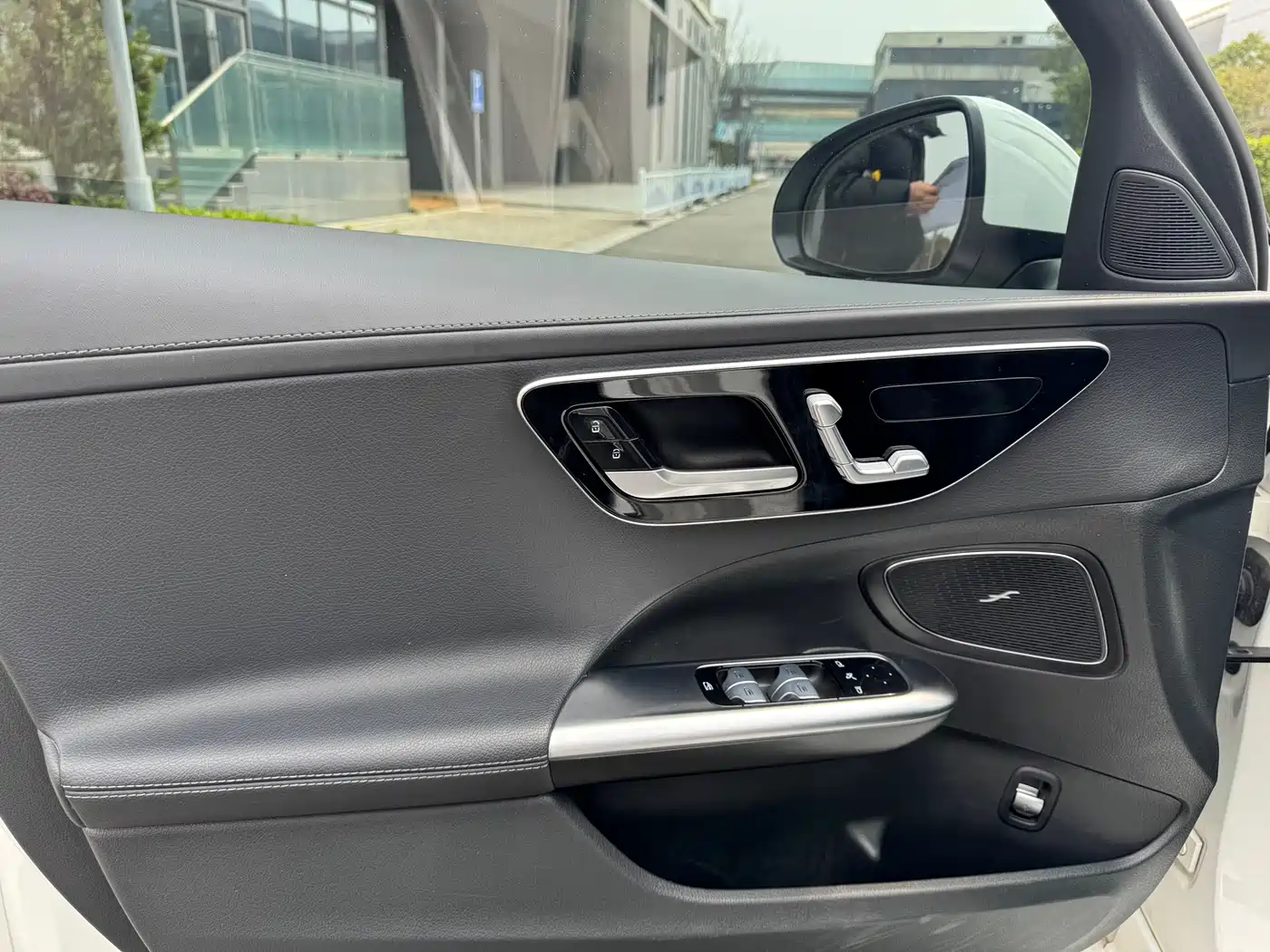 Mercedes-Benz C-Class 2023 C 260 L Night Edition Sport фото 4