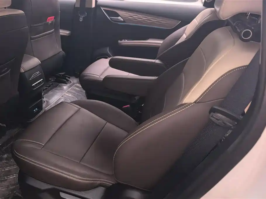 BYD Song MAX New Energy 2022 DM-i 105KM Executive Edition фото 11