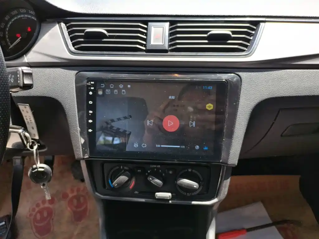Фото 9 - Škoda Rapid