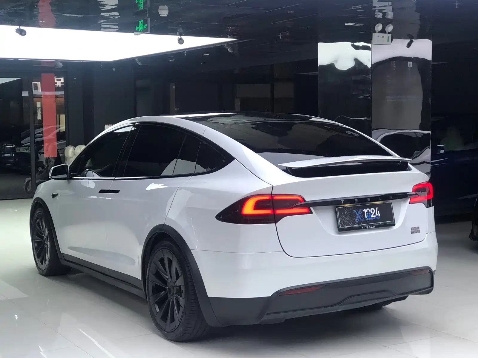 Фото 4 - Tesla Model X