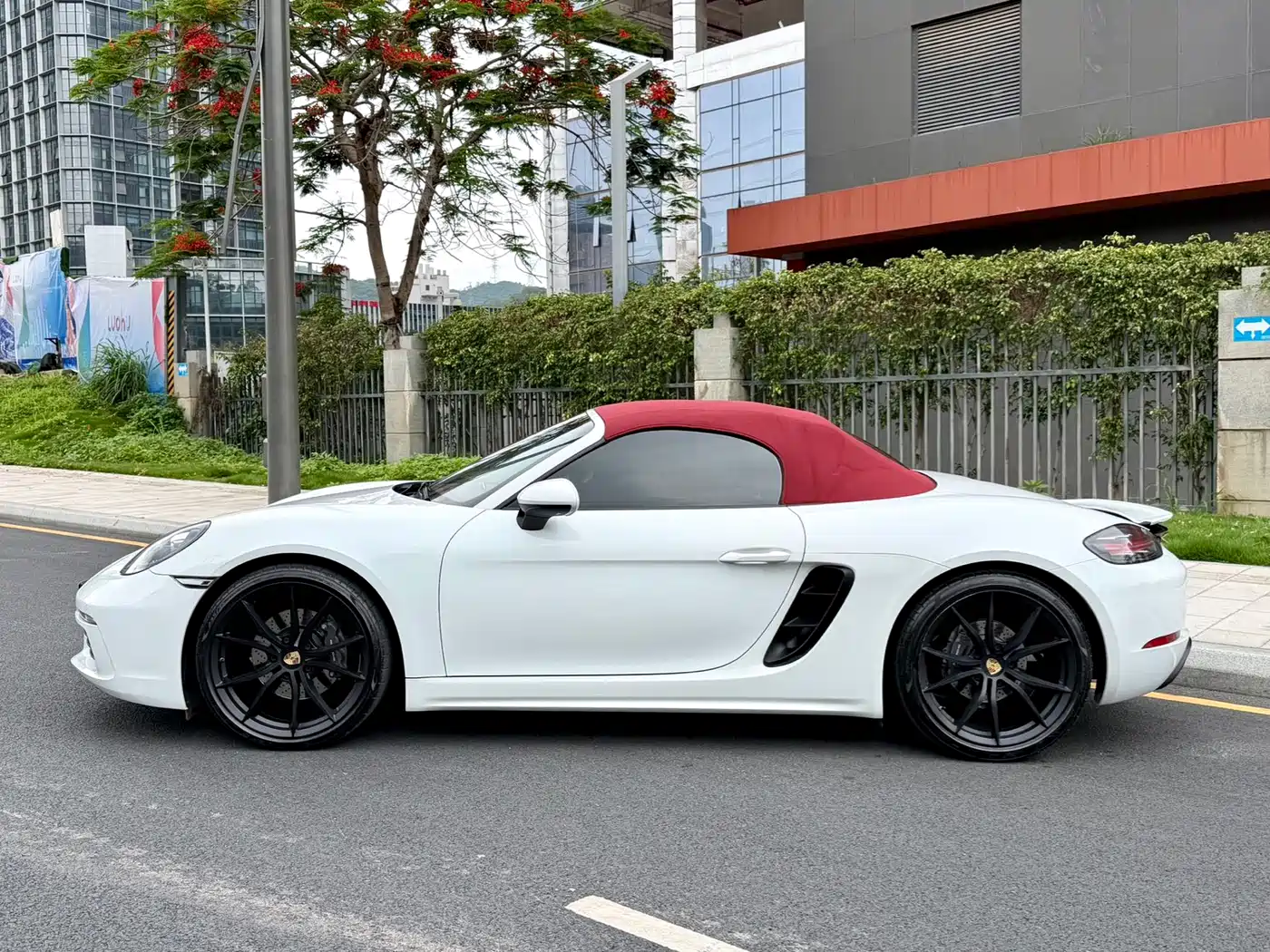 Porsche 718 2018 Boxster 2.0T фото 2