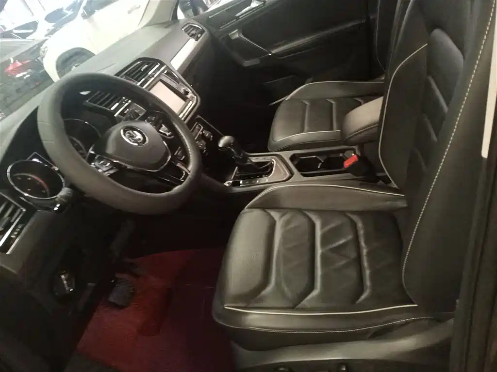 Volkswagen Tiguan L 2018 330TSI Automatic 2WD Flagship Edition фото 8
