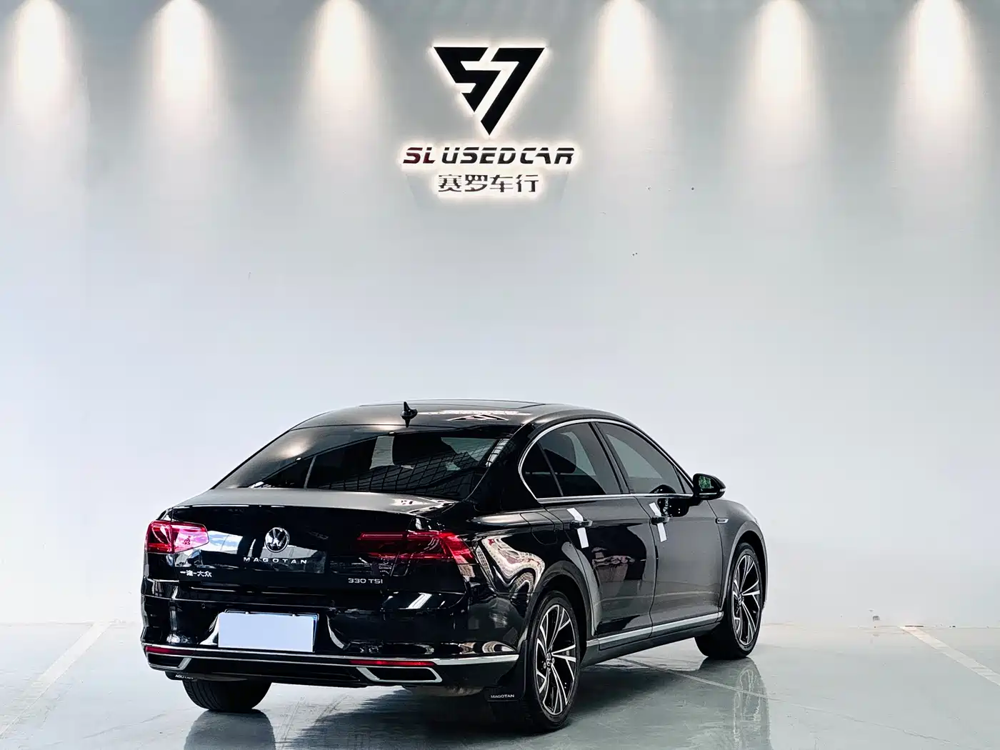 Volkswagen Magotan 2021 330TSI DSG 30th Anniversary Edition фото 7