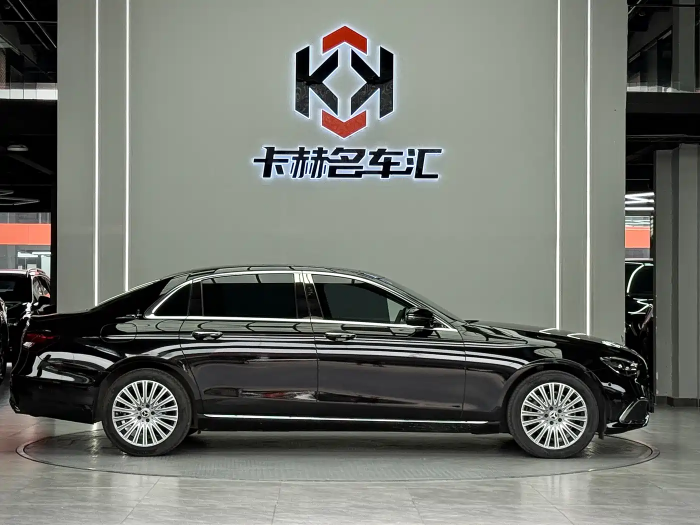 Mercedes-Benz E-Class 2023 E 300 L Luxury фото 8