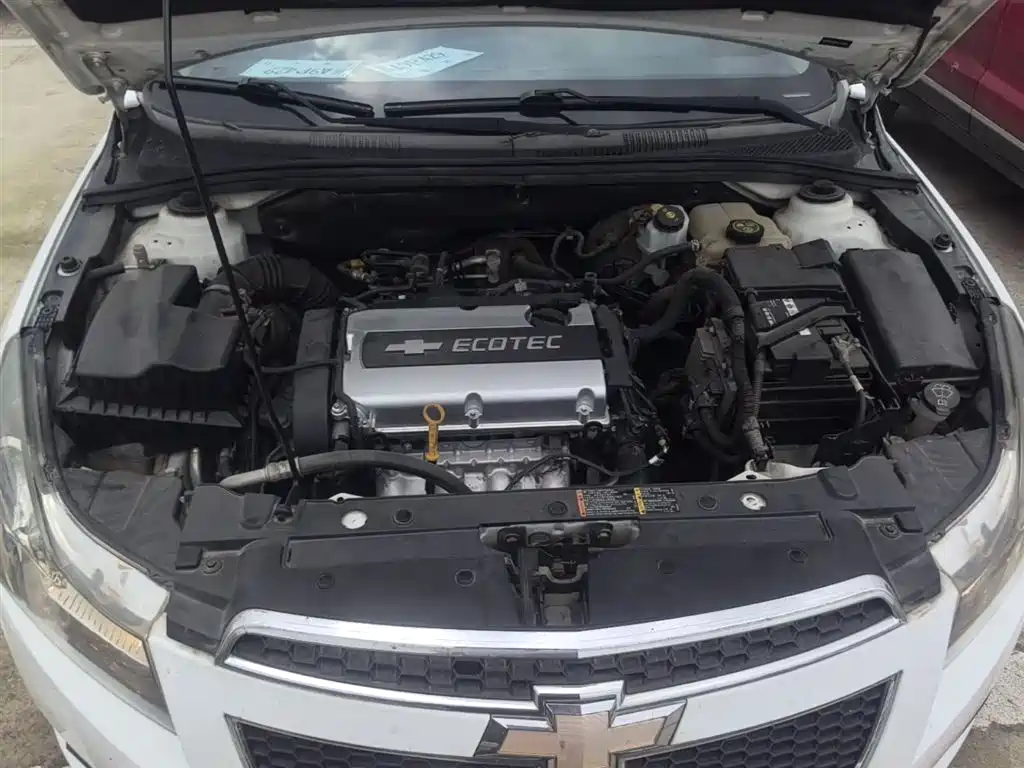 Chevrolet Cruze 2013 Hatchback 1.6L Manual Luxury фото 20