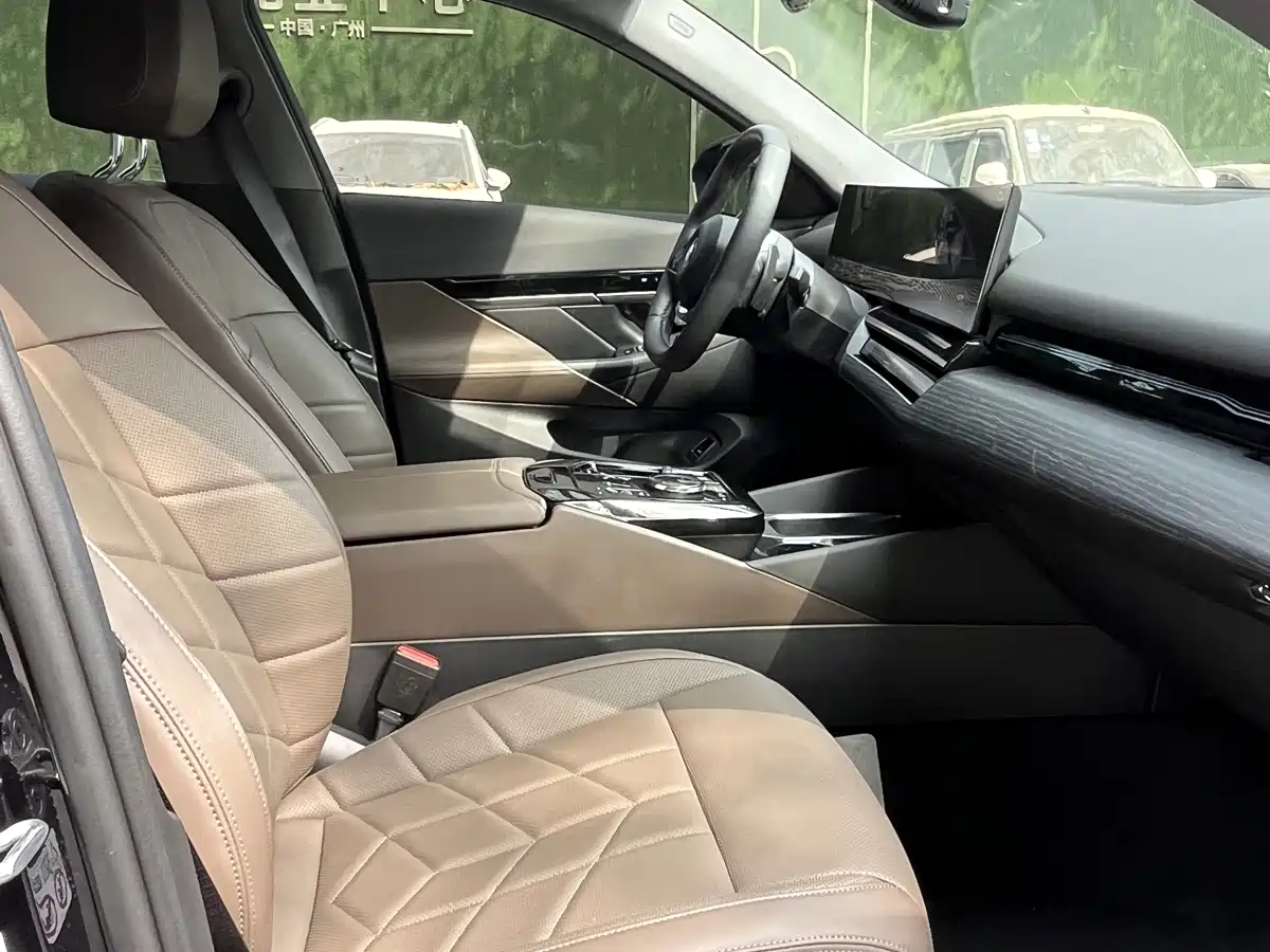 BMW 5 Series 2024 525Li M Sport Package фото 19