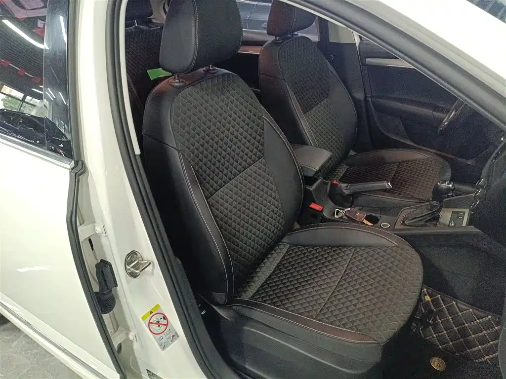 Škoda Octavia 2019 TSI230 DSG Smart Luxury Edition China V фото 24