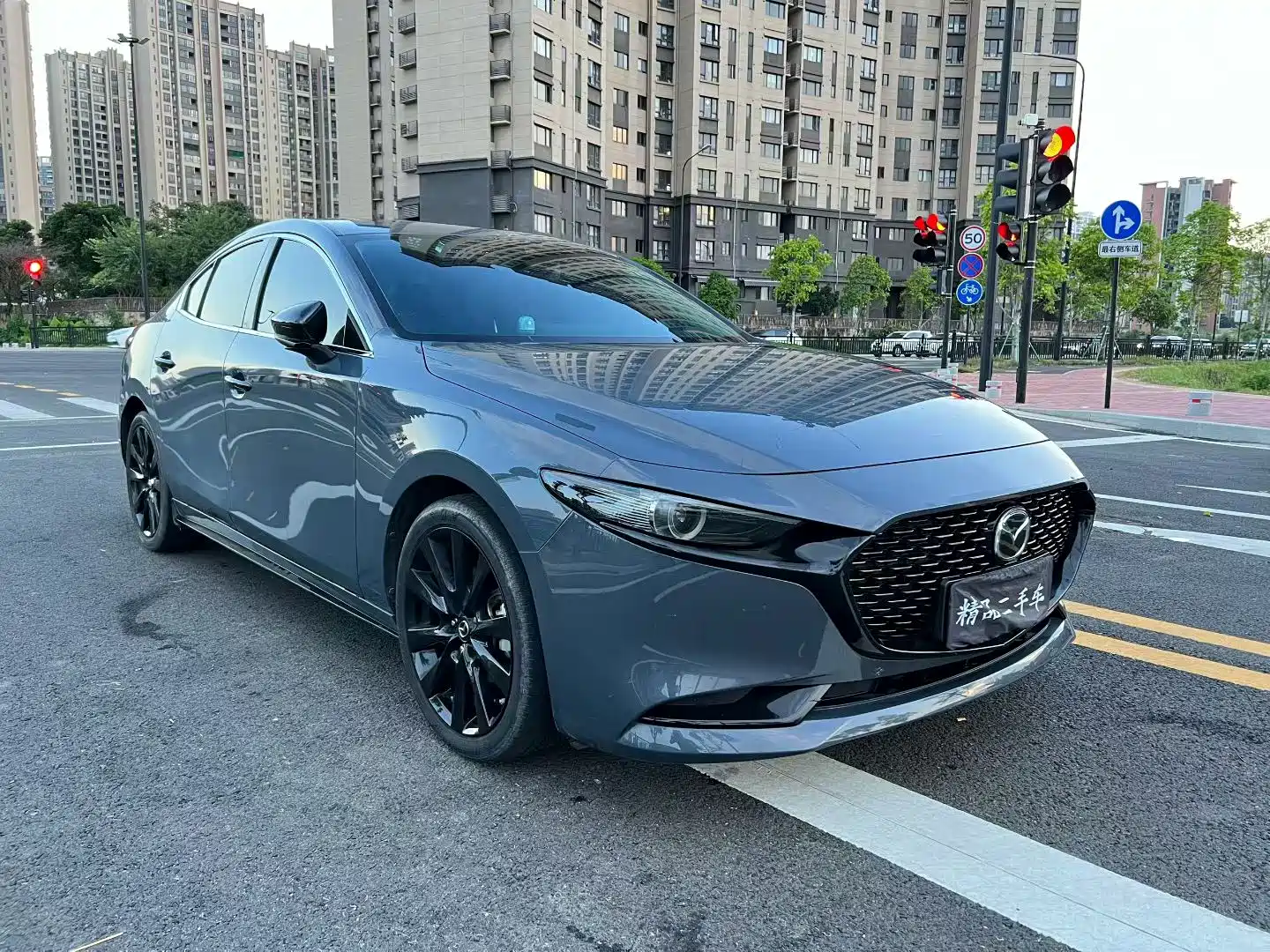 Photo 3 - Mazda Mazda 3
