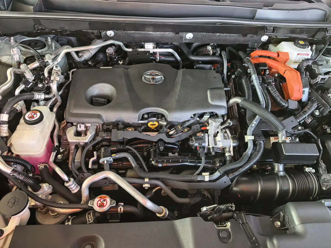 Toyota RAV4 Rongfang Dual Engine E+ 2021 2.5L 4WD Flagship Pro фото 7