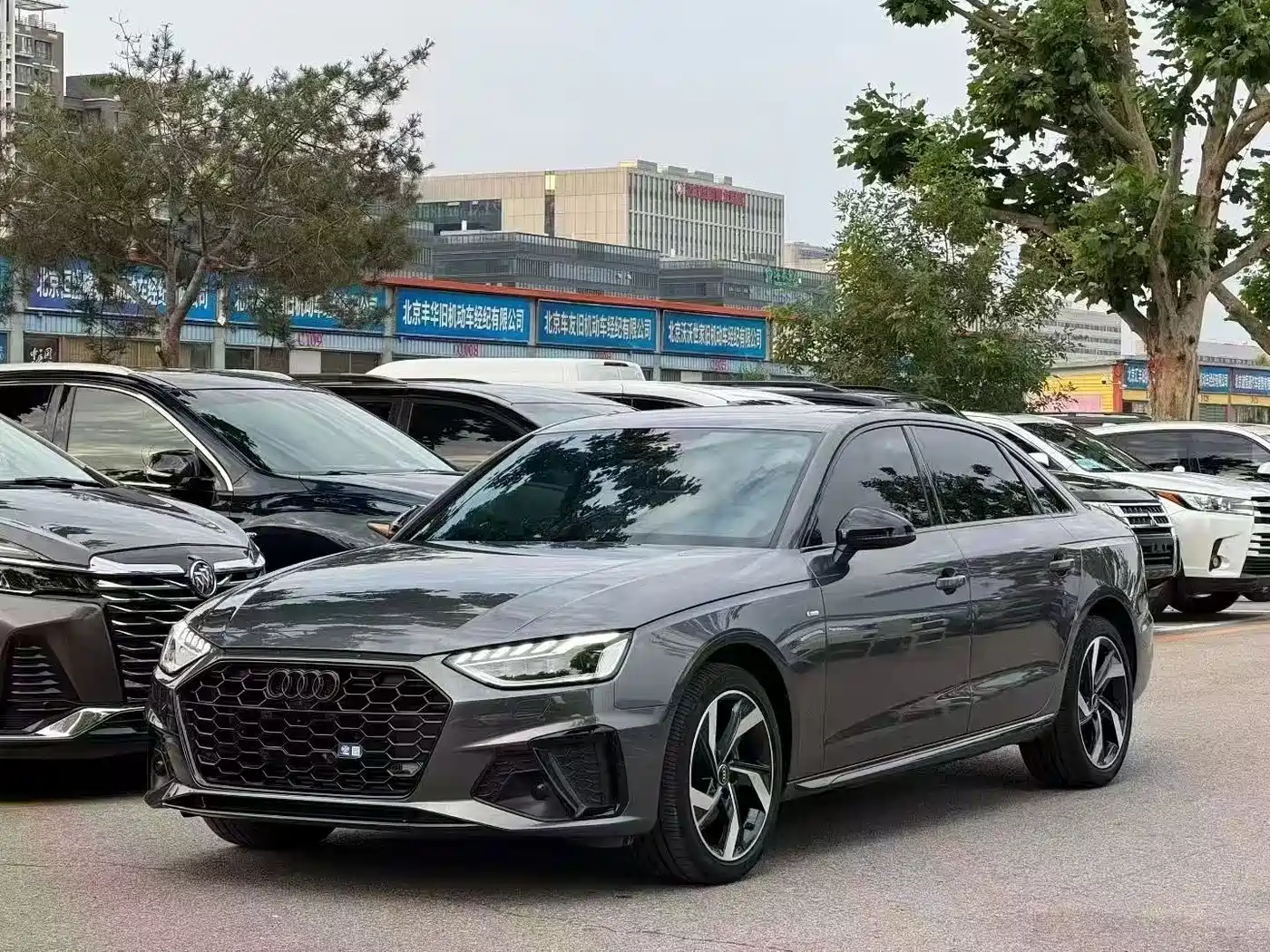 Audi A4L 2023 40 TFSI Bang&Olufsen Starlight Edition