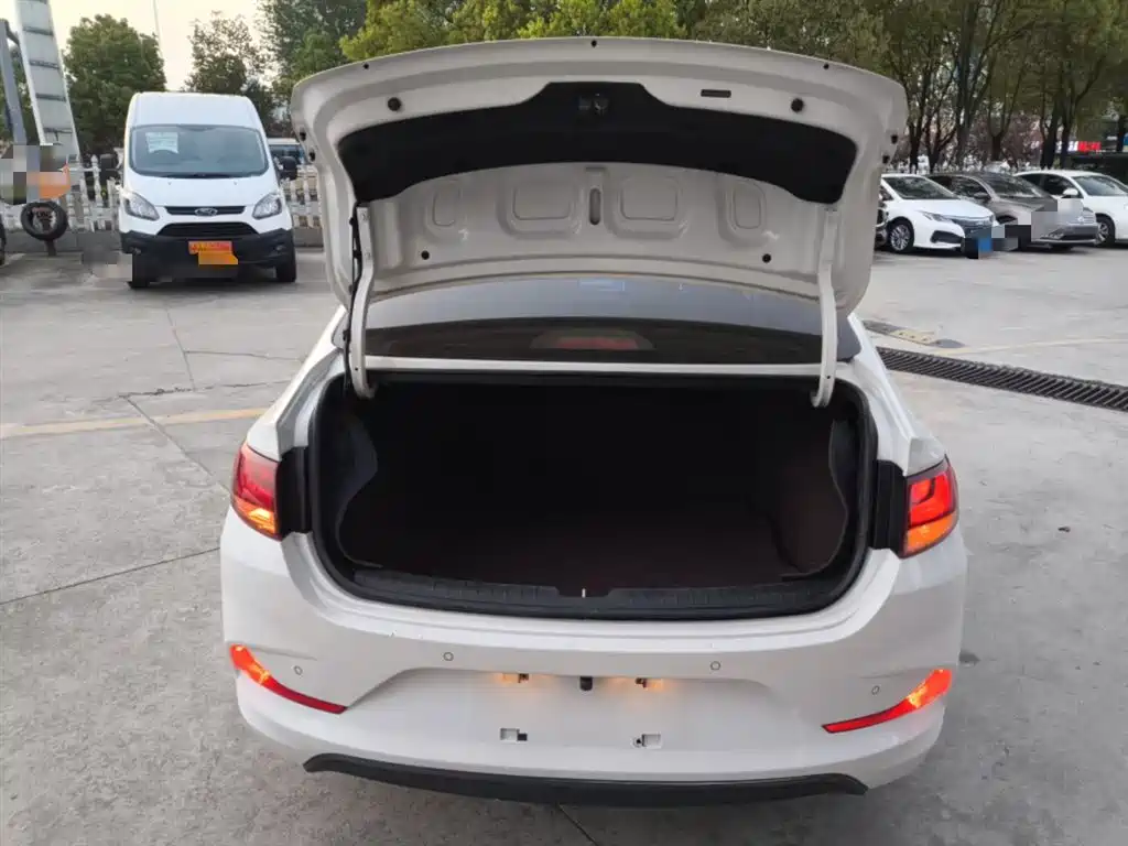 Hyundai Elantra 2018 1.6L Auto Joy GL (China V) фото 15