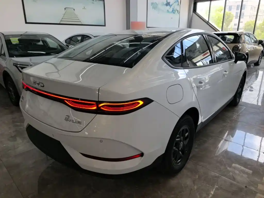 BYD Qin PLUS 2026 2026 DM-i Smart Edition 128KM Progressive