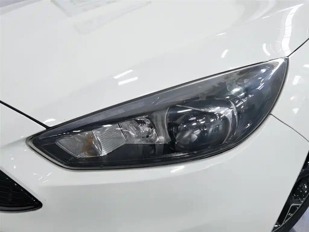 Ford Focus 2017 1.5T CTCC White-Black Limited Edition фото 7
