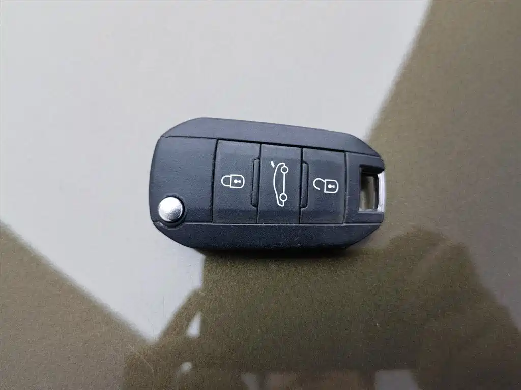 Peugeot 3008 2013 2.0L Automatic Trend Edition фото 19