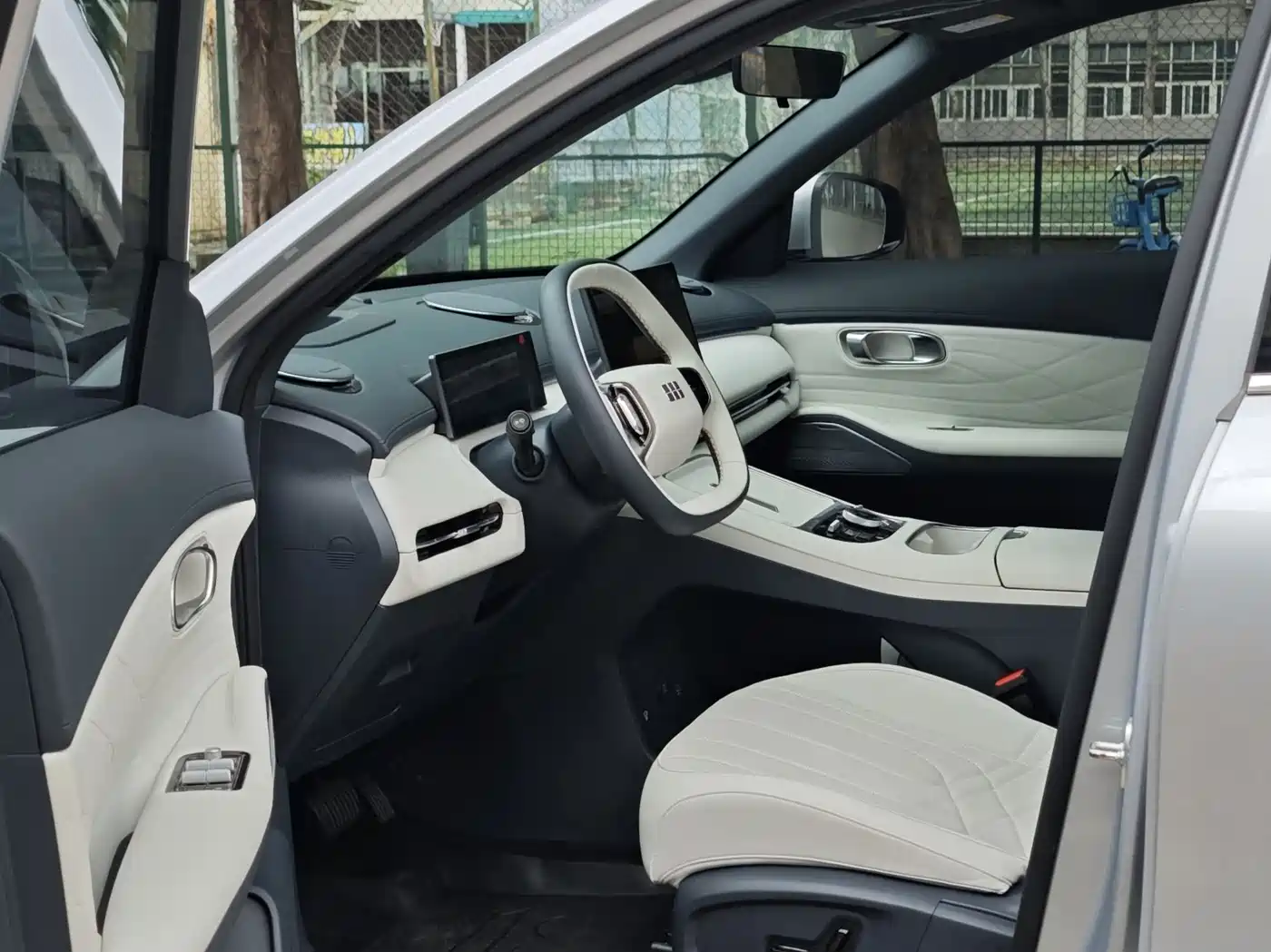 Geely Galaxy Galaxy Starship 7 EM-i 2025 120km Navigation Edition фото 4
