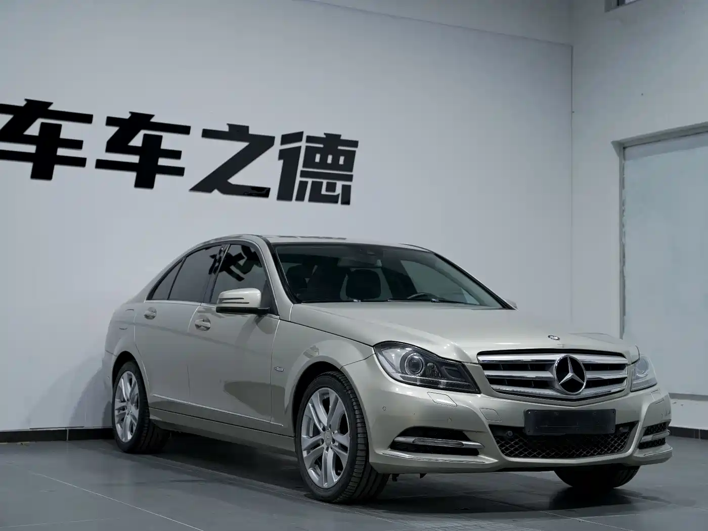 Mercedes-Benz C-Class 2012 2011 C 200 CGI Fashion