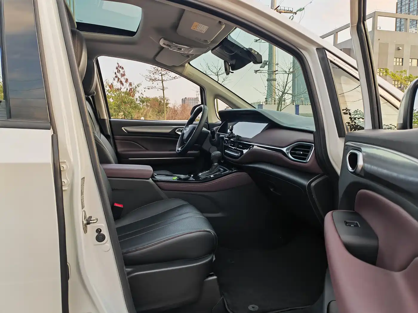 GAC Trumpchi Trumpchi M6 2023 PRO 270T DCT Luxury Edition фото 9