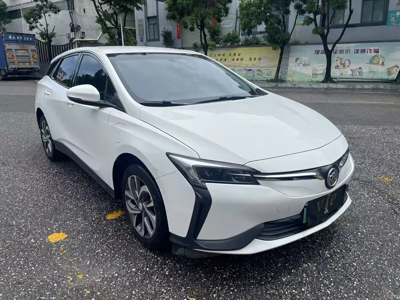 Photo 3 - Buick Velite 6