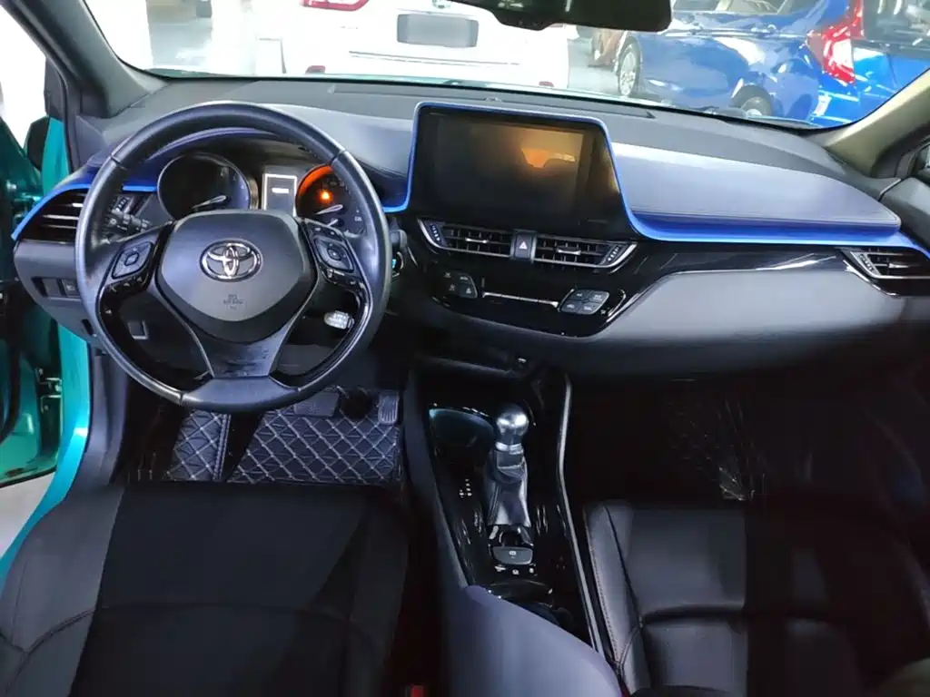 Toyota C-HR 2019 2018 2.0L Luxury Edition China V