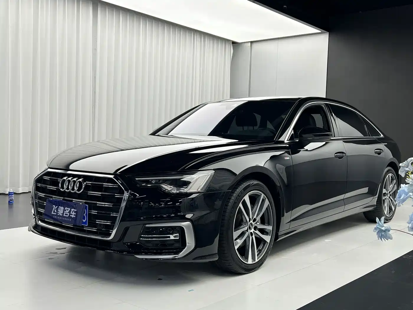 Фото 1 - Audi A6L