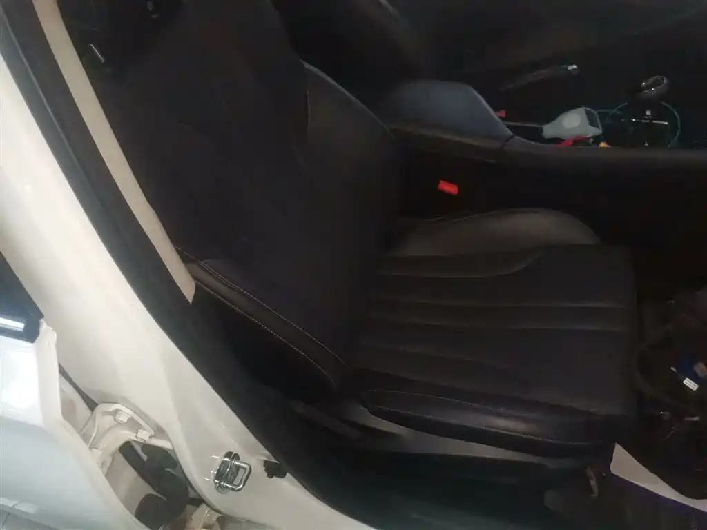 Фото 25 - Changan Eado