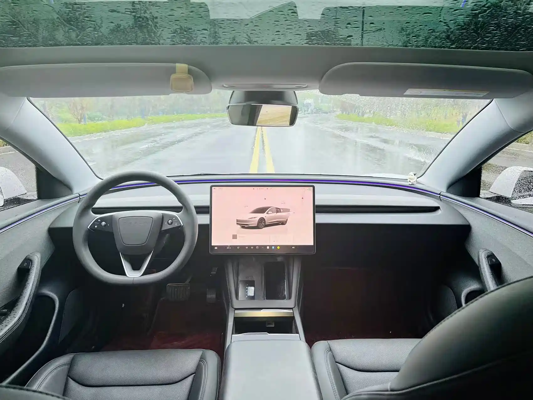 Фото 6 - Tesla Model 3