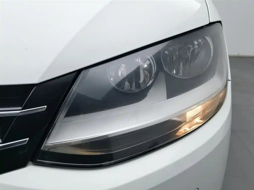 Volkswagen Sharan 2013 1.8TSI Comfort фото 7