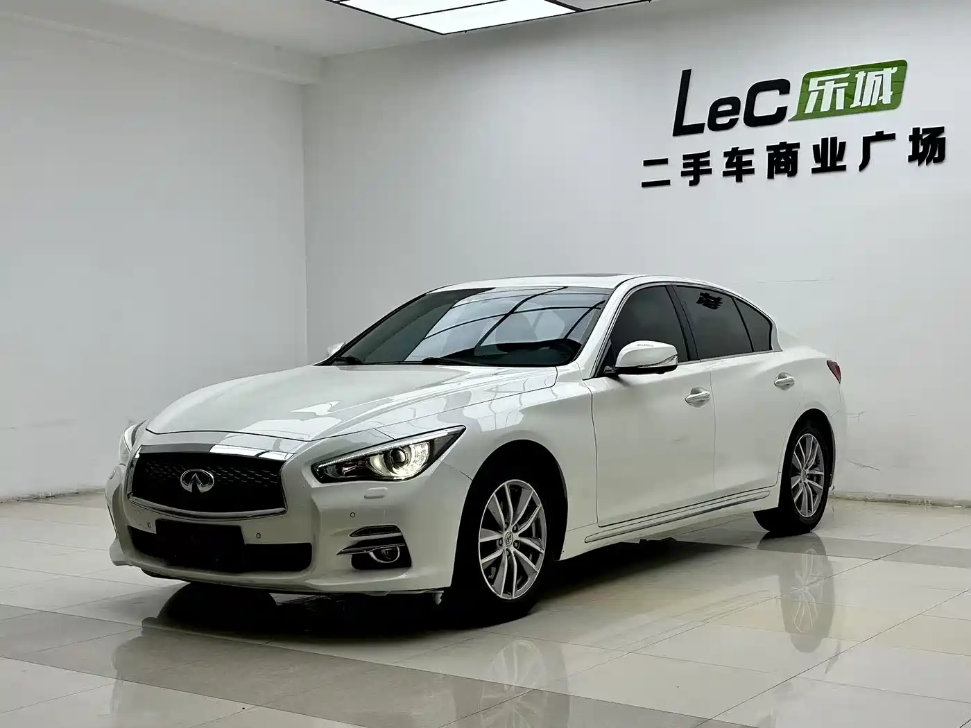 Photo 1 - Infiniti Q50L