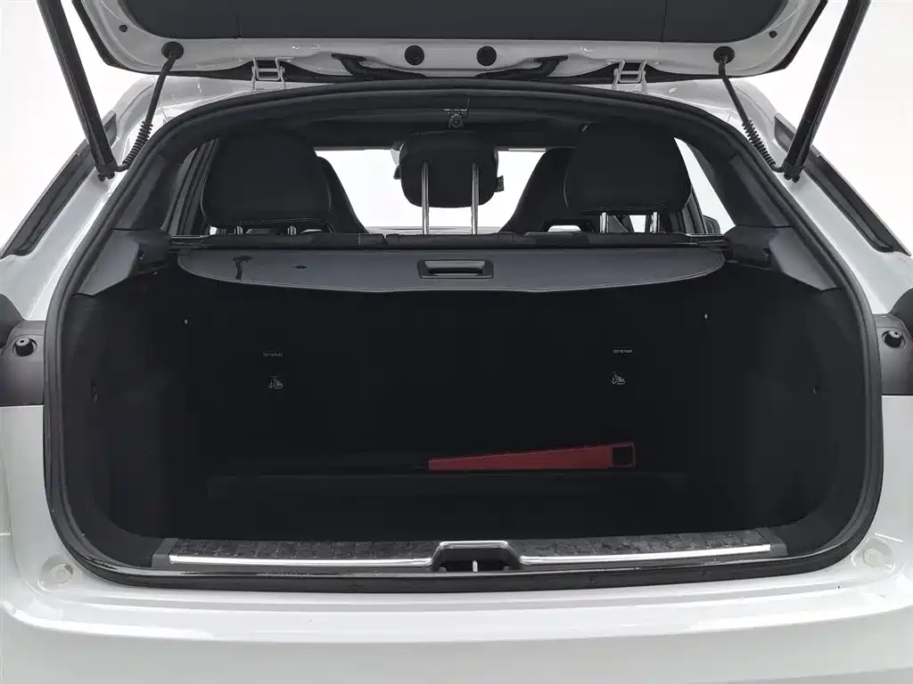 Lynk & Co 02 Hatchback 2022 2.0TD Plus фото 16