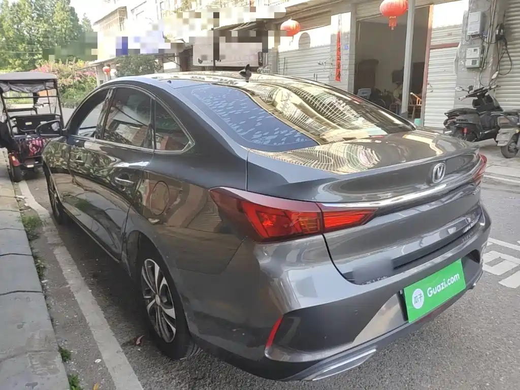 Фото 5 - Changan Eado